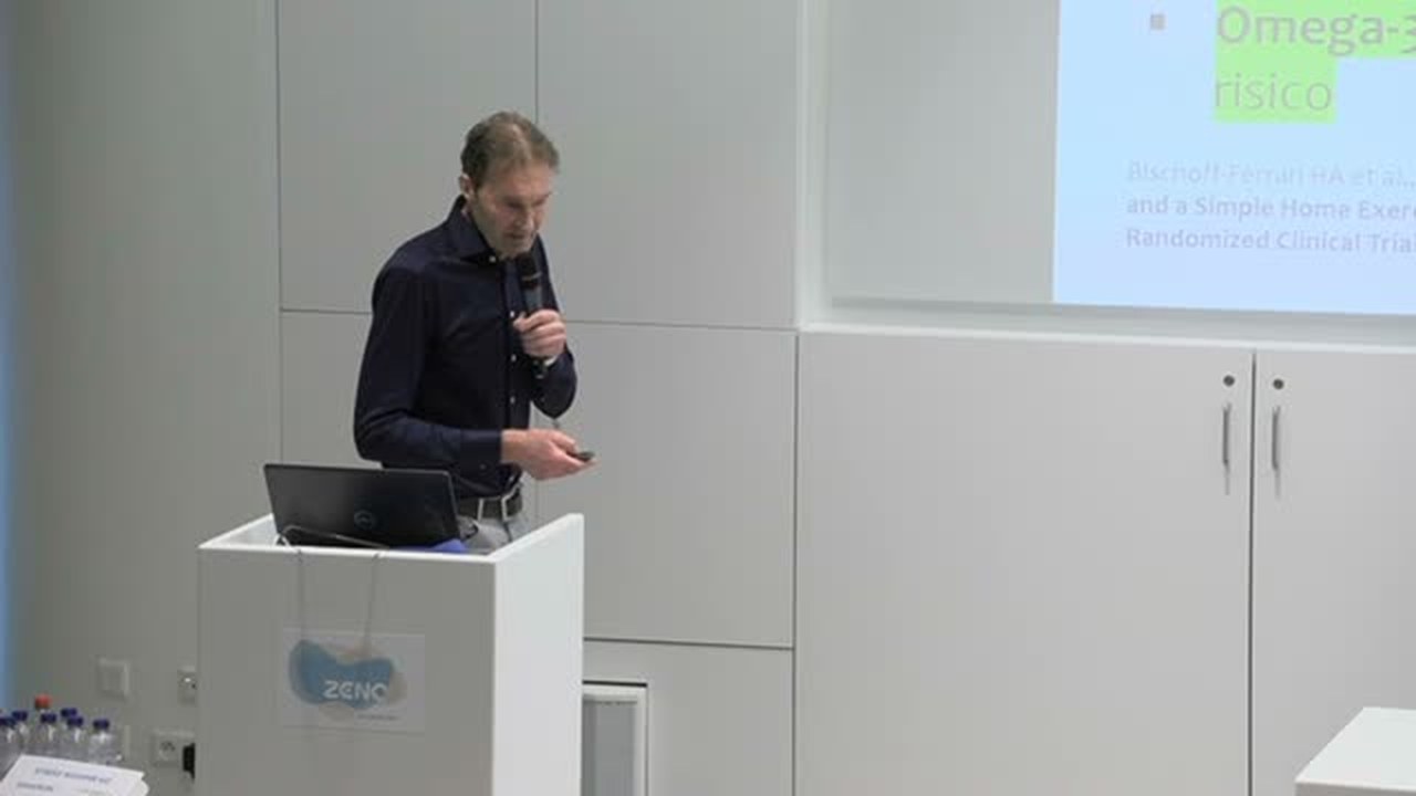 Dr. Geert Verhelst tijdens zijn lezing op het congres