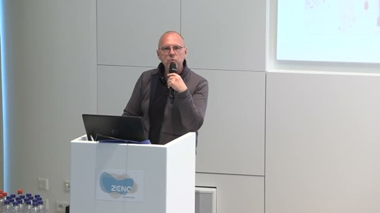 Dr. Jean-Philippe Wagner tijdens zijn lezing op het congres